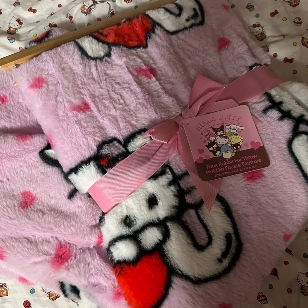 Hello Kitty I ❤️u Faux Fur Throw Blanket